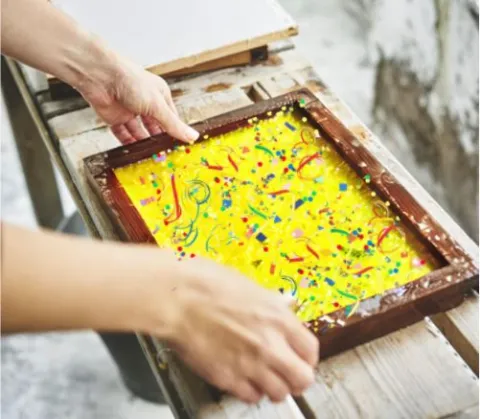 Image of pulp papermaking.
